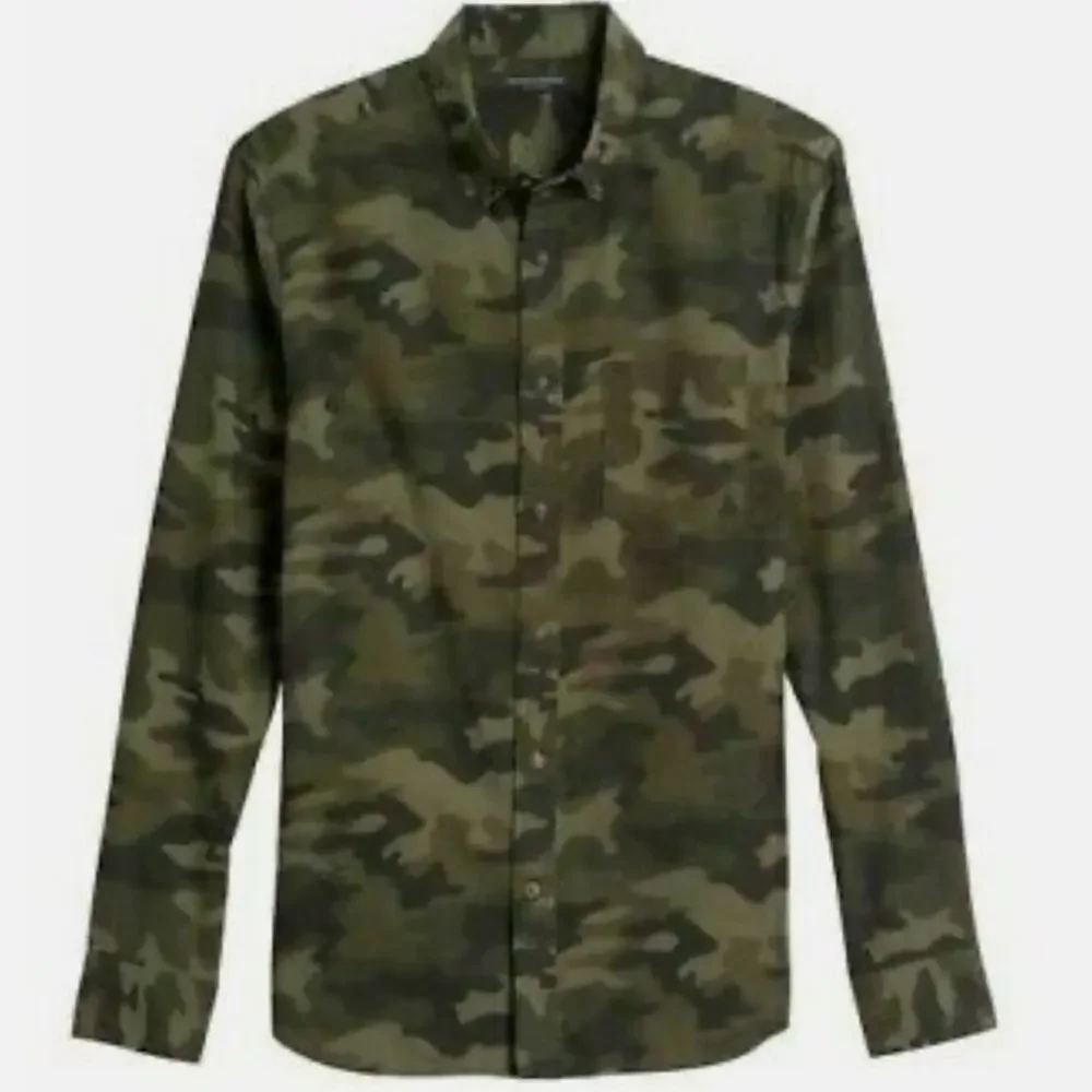 Banana Republic Camo Flannel Button Down Shirt Mens Size S Untuck slim fit Luxe